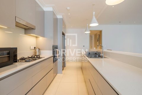 Apartment in Vida Residence Downtown, Downtown Dubai (Downtown Burj Dubai), Dubai 2 bedrooms, 152.45 sq.m. № 127976 - photo 15