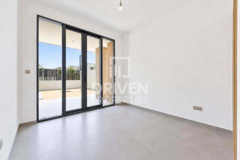 Villa à Jebel Ali, Dubai, 4 chambres, 656.45 m², № 128020 - photo 3
