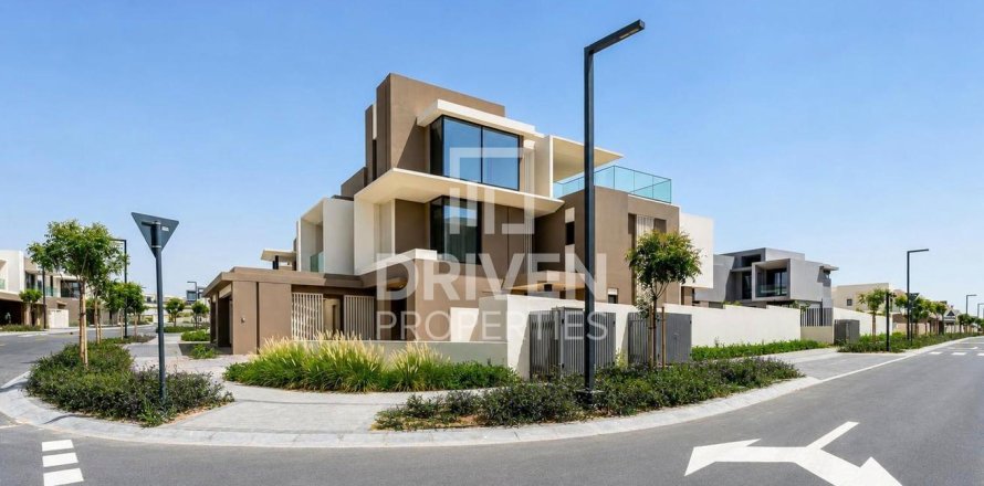 Villa à Jebel Ali, Dubai, 4 chambres, 656.45 m², № 128020