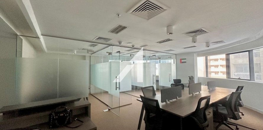 Офис в Дубае, 66.1м², № 72050