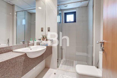 Villa in Nadd Al Sheba, Dubai 4 bedrooms, 468 sq.m. № 56368 - photo 8