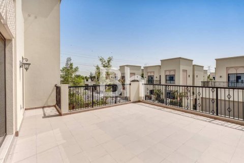 Villa in Nadd Al Sheba, Dubai 4 bedrooms, 468 sq.m. № 56368 - photo 22
