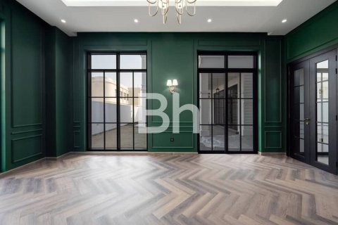 Villa in Al Barsha, Dubai 5 bedrooms, 680 sq.m. № 57623 - photo 4