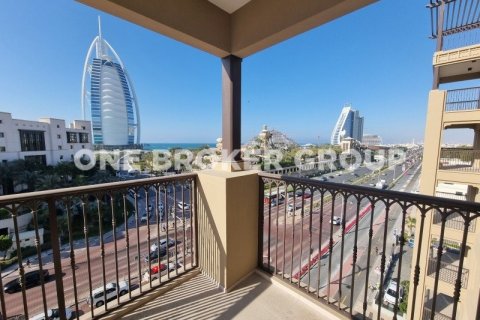 Appartement à Lamtara, Umm Suqeim, Dubai, 3 chambres, 186.5 m², № 698 - photo 1