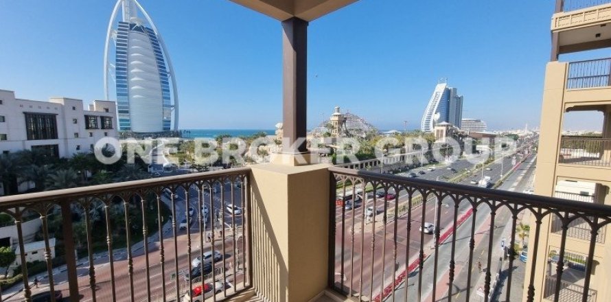 Appartement à Lamtara, Umm Suqeim, Dubai, 3 chambres, 186.5 m², № 698