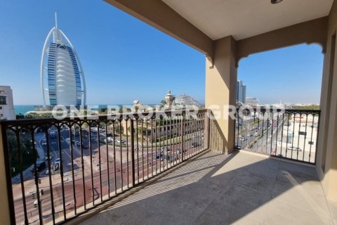 Appartement à Lamtara, Umm Suqeim, Dubai, 3 chambres, 186.5 m², № 698 - photo 2
