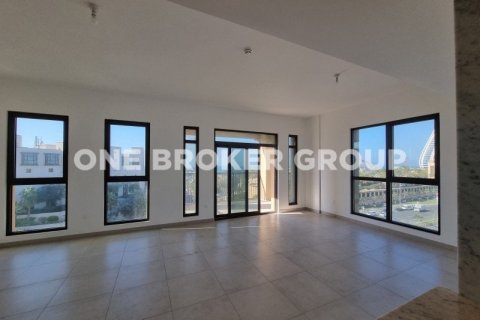 Appartement à Lamtara, Umm Suqeim, Dubai, 3 chambres, 186.5 m², № 698 - photo 3
