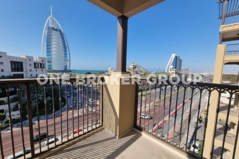 Apartment in Lamtara, Umm Suqeim, Dubai 4 bedrooms, 247.2 sq.m. № 699 - photo 2