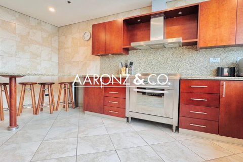 Снять в аренду квартиру в Джумейра Бич Резиденс, Дубай: 4 спальни, 344м², № 90749 - фото 11