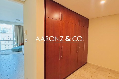 Снять в аренду квартиру в Джумейра Бич Резиденс, Дубай: 2 спальни, 183м², № 90751 - фото 7