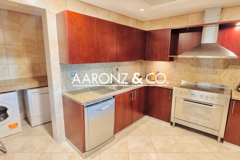 Снять в аренду квартиру в Джумейра Бич Резиденс, Дубай: 2 спальни, 183м², № 90751 - фото 8