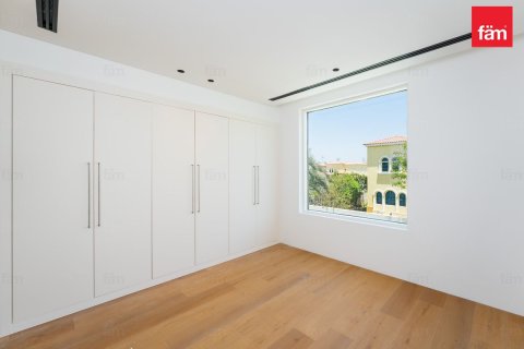 Villa in Jumeirah Park, Dubai 3 bedrooms, 498 sq.m. № 123391 - photo 16