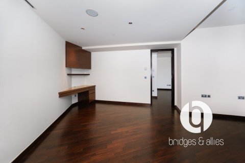 Apartment in Downtown Dubai (Downtown Burj Dubai), Dubai 2 bedrooms, 159 sq.m. № 98048 - photo 16