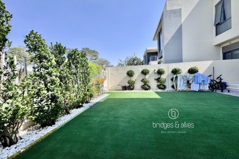 Villa en Dubai Hills Estate, Dubai, 3 dormitorios, 195 m², № 98049 - foto 16