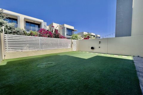 Villa in Dubai Hills Estate, Dubai 3 bedrooms, 194 sq.m. № 98053 - photo 10