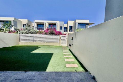 Villa in Dubai Hills Estate, Dubai 3 bedrooms, 194 sq.m. № 98053 - photo 19