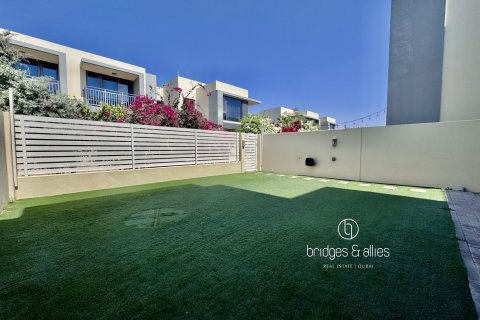 Villa en Dubai Hills Estate, Dubai, 3 dormitorios, 194 m², № 98053 - foto 24