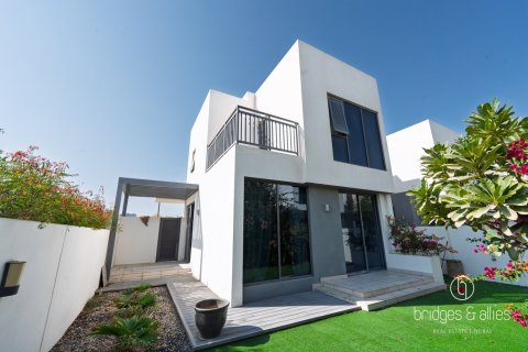 Villa in Dubai Hills Estate, Dubai 4 bedrooms, 200 sq.m. № 98052 - photo 17