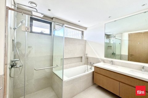 Villa in Al Furjan, Dubai 4 bedrooms, 358.8 sq.m. № 99911 - photo 21