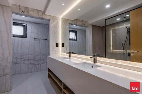 Villa à Dubai, 5 chambres, 511.8 m², № 40413 - photo 2