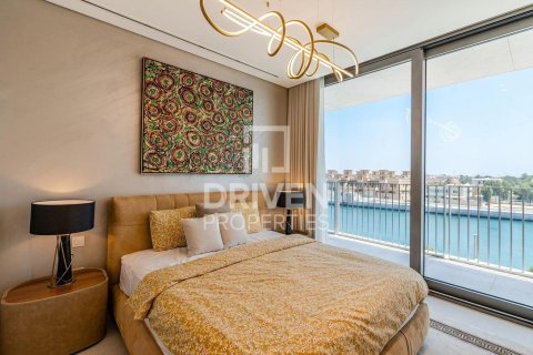 Apartment in Jumeirah, Dubai 4 bedrooms, 331.11 sq.m. № 128074 - photo 11