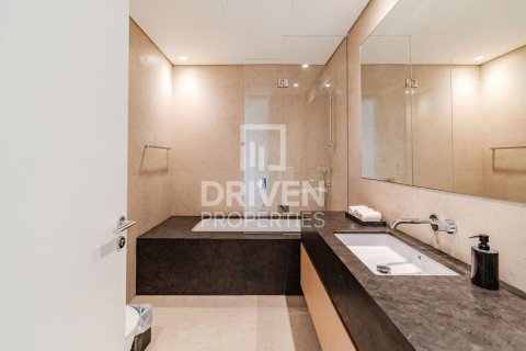 Apartment in Jumeirah, Dubai 4 bedrooms, 331.11 sq.m. № 128074 - photo 19