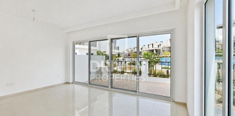 Maison de ville à Dubai, 4 chambres, 142.61 m², № 128077
