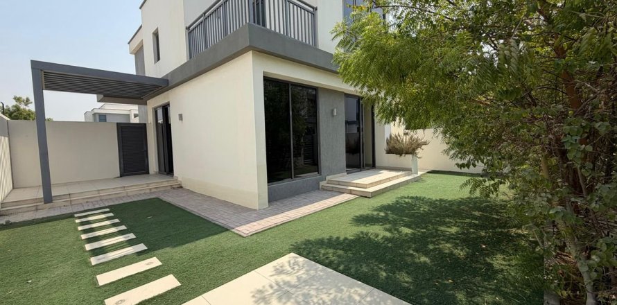 Adosado en Dubai Hills Estate, Dubai, 4 dormitorios, 294.3 m², № 139418