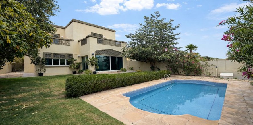 Вилла в Jumeirah Park, Дубай, 4 спальни, 738.1м², № 100164