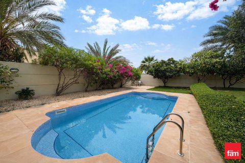 Снять в аренду виллу в Jumeirah Park, Дубай: 4 спальни, 738.1м², № 100164 - фото 25
