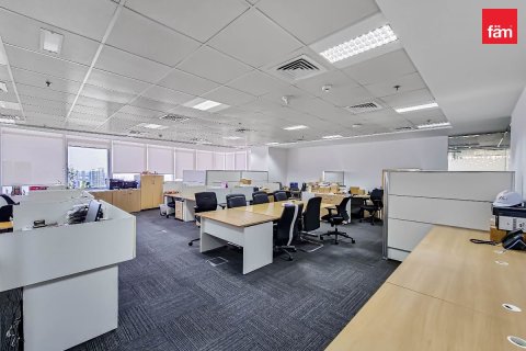 Propiedad comercial en Dubai, 1128.4 m², № 77852 - foto 11