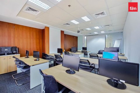 Propiedad comercial en Dubai, 1128.4 m², № 77852 - foto 17