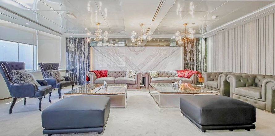 Propiedad comercial en Dubai, 1128.4 m², № 77852