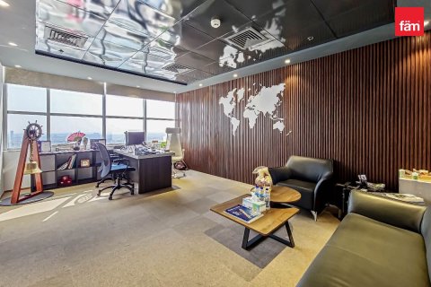 Propiedad comercial en Dubai, 1128.4 m², № 77852 - foto 9