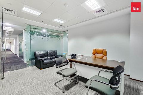 Propiedad comercial en Dubai, 1128.4 m², № 77852 - foto 13