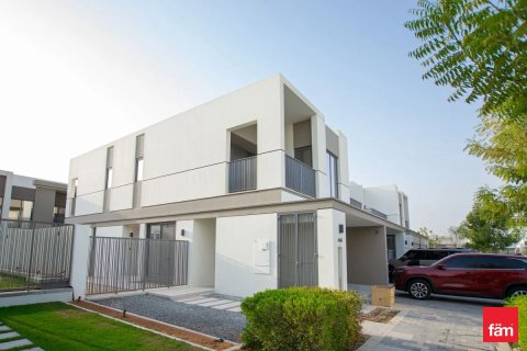 Adosado en Tilal Al Ghaf, Dubai, 4 dormitorios, 227.5 m², № 77853 - foto 1