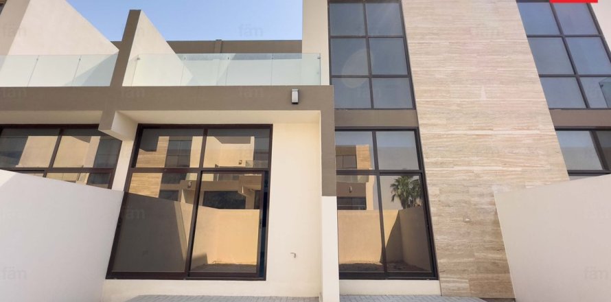 Adosado en Dubai, 4 dormitorios, 187.2 m², № 77844