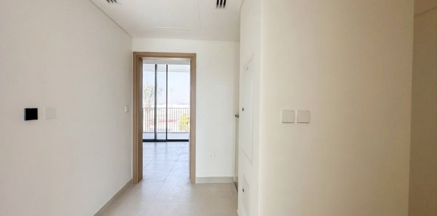 Townhouse in Dubai 3 bedrooms, 144.8 sq.m. № 124498