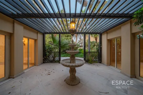 Villa in Meadows 8, Meadows, Dubai 5 bedrooms, 571 sq.m. № 61463 - photo 10