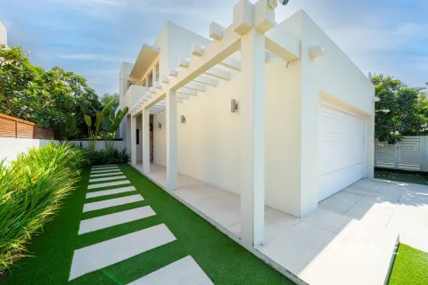 Купить виллу в Saheel, Арабиан Ранчес, Дубай: 4 спальни, 420м², № 61475 - фото 19