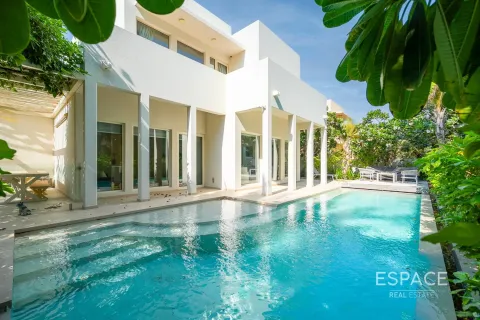 Купить виллу в Saheel, Арабиан Ранчес, Дубай: 4 спальни, 420м², № 61475 - фото 1