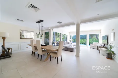 Купить виллу в Saheel, Арабиан Ранчес, Дубай: 4 спальни, 420м², № 61475 - фото 5