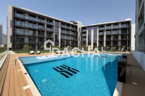 Apartment in District 12, Jumeirah Village Circle, Dubai 2 bedrooms, 161 sq.m. № 111614 - photo 2