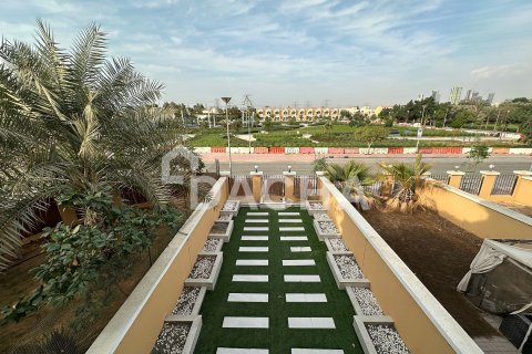 Townhouse in Jumeirah Village Triangle, Dubai 2 bedrooms, 152 sq.m. № 111607 - photo 5