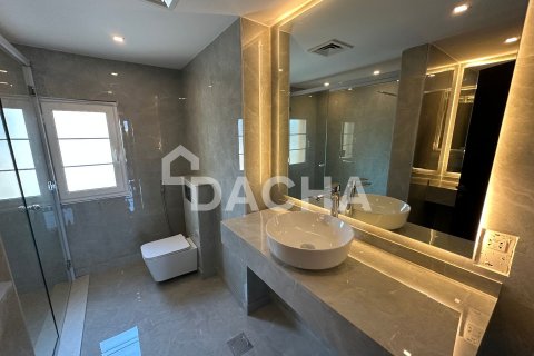 Townhouse in Jumeirah Village Triangle, Dubai 2 bedrooms, 152 sq.m. № 111607 - photo 7