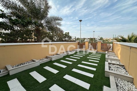 Townhouse in Jumeirah Village Triangle, Dubai 2 bedrooms, 152 sq.m. № 111607 - photo 3