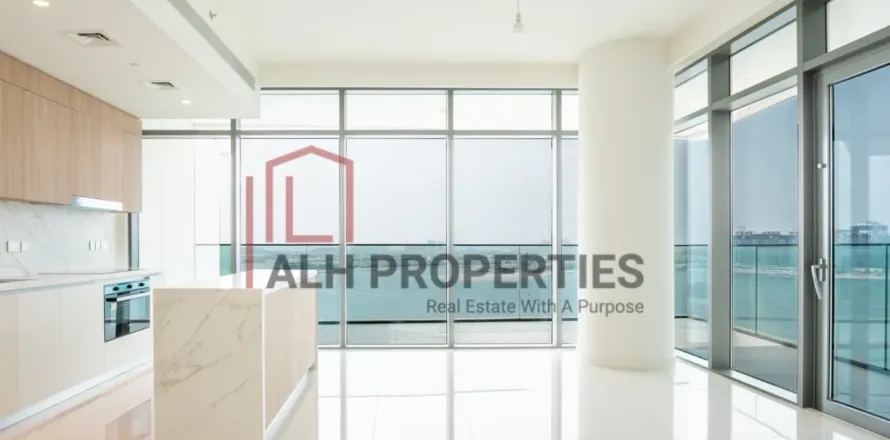 Apartamento en Dubai Harbour, Dubai, 3 dormitorios, 179 m², № 92770