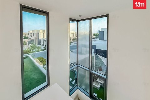 Villa in Dubai Hills Estate, Dubai 4 bedrooms, 302.3 sq.m. № 69374 - photo 4