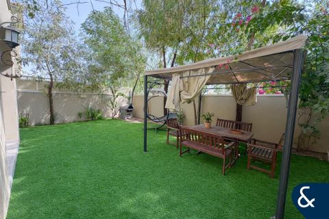 Снять в аренду виллу в Dubai Land, Дубай: 3 спальни, 275м², № 98882 - фото 3