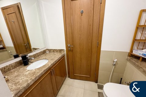 Снять в аренду виллу в Dubai Land, Дубай: 3 спальни, 275м², № 98882 - фото 11